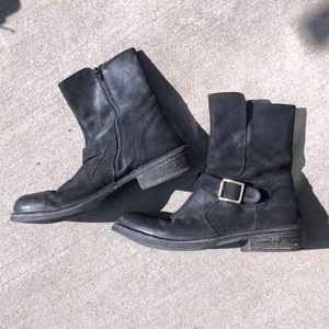 BARNEY’S NEW YORK CO-OP Black Leather Buckle Boots